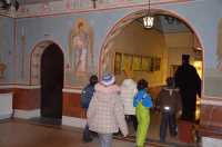 Настоятель храма Священномученика Ермогена в Зюзине провел экскурсию в храме Покрова Пресвятой Богородицы в Ясеневе для учеников школы №1265