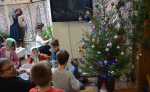 Воспитанники Воскресной школы нарядили елку и украсили школу к празднику