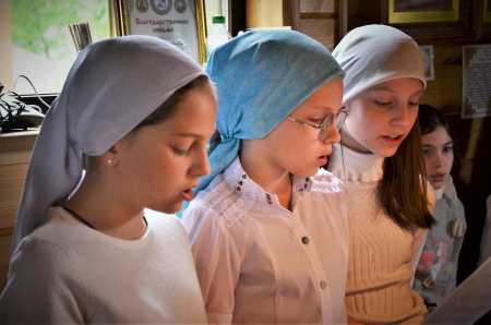 В Неделю 5-ю по Пасхе совершена Божественная Литургия с участием Детского хора
