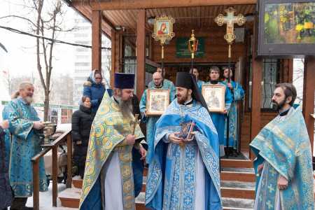 Приход храма Святителя Луки архиепископа Симферопольского и Крымского в Зюзине отметил 7 лет со дня освящения храма