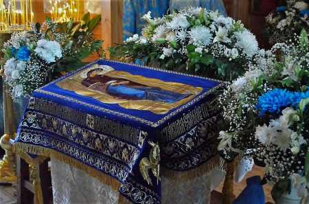 Совершен чин Погребения Пресвятой Богородицы