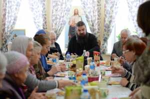 В Воскресной школе храма Священномученика Ермогена в состоялась встреча с ветеранами района Зюзино.